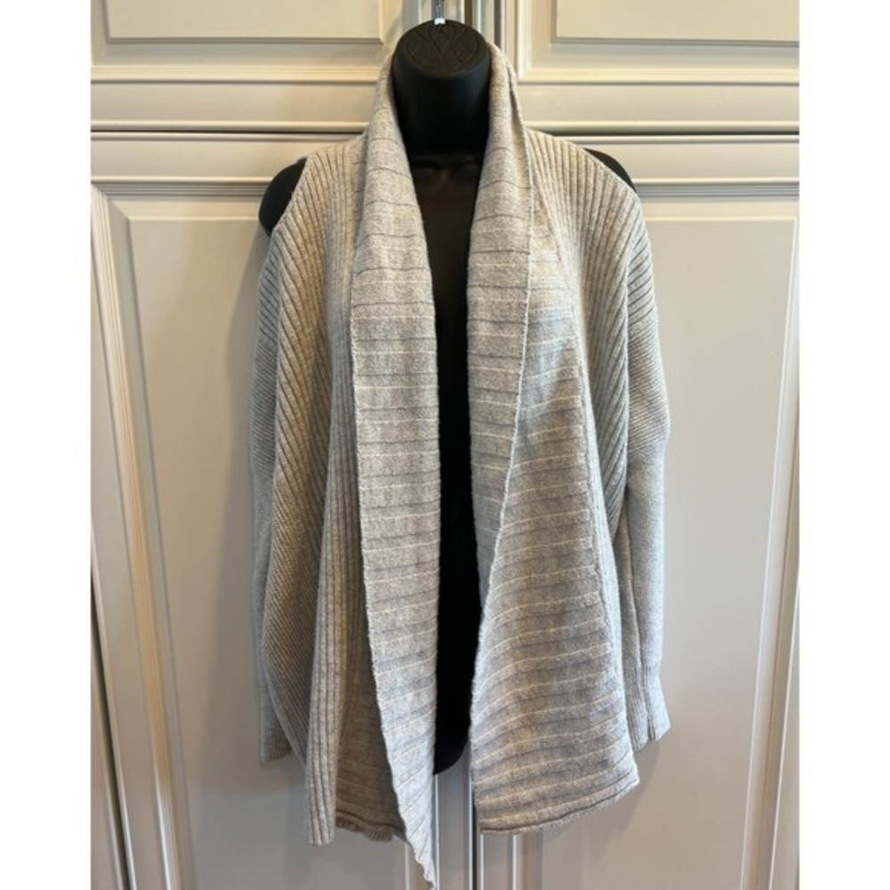 Chelsea 28 Gray Open Shoulder Slouchy Sweater Cardigan Women's‎ Size M/L